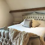 Luxury Chateau W. Pool & Hot Tub In Dordogne Villa
