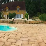 Villa Luxury Chateau W. Pool & Hot Tub In Dordogne