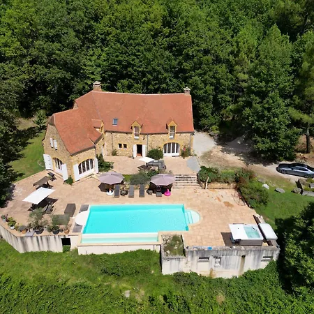 Luxury Chateau W. Pool & Hot Tub In Dordogne